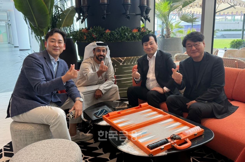 ▲좌측부터 AK 벤처 파트너스 김은수 회장, DMCC 아흐메드 빈 슐라엠 회장, 한국디지털자산평가인증 박창범 의장, 한국디지털자산평가인증 임무영 고문 (사진제공=한국디지털자산평가인증)