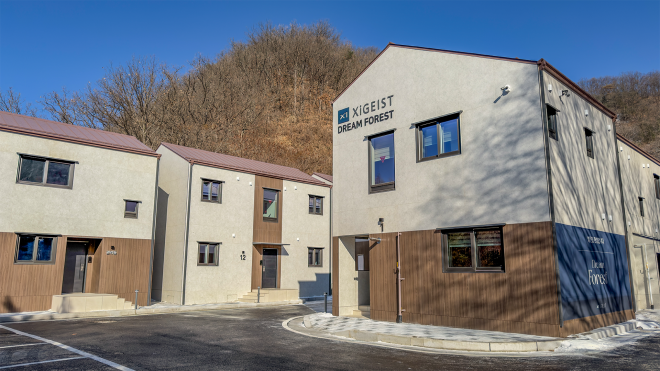 모듈러로 준공한 기숙사 ‘드림 포레스트’ 전경./자이가이스트