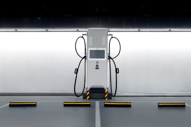 고양 현대모터스튜디오에 설치된 EV-Q 인증을 획득한 200kW 양팔형 E-pit 충전기. / 사진=현대차그룹