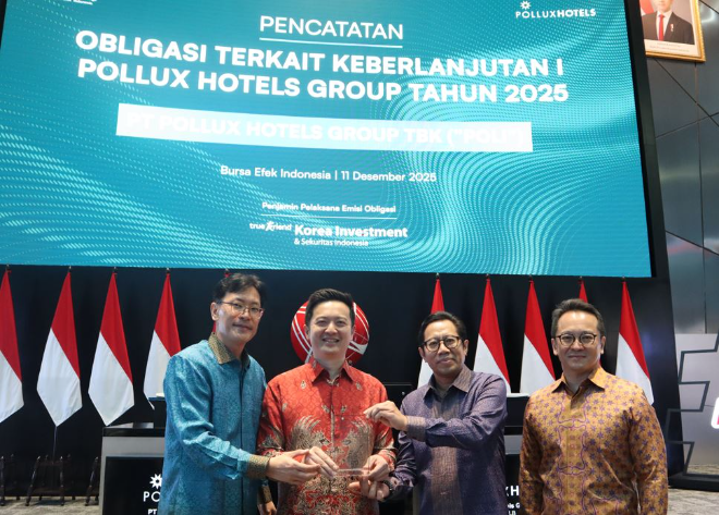 11일 인도네시아 증권거래소에서 (좌측부터) 남경훈 한국투자증권 인도네시아 법인장, 니코 푸르노모 포(Noco Purnomo Po) 폴룩스 프로퍼르티 인도네시아 설립자, 아이 그데 뇨만 예트나(I Gede Nyoman Yetna) 인도네시아 증권거래소 상장 담당 이사, 윌리엄 포(William Po) 폴룩스 프로퍼르티 인도네시아 설립자가 기념촬영하고 있다. / 사진제공= 한국투자증권(2025.12.12)