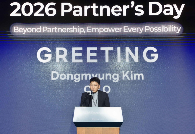 김동명 LG에너지솔루션 CEO가 파트너스 데이에서 환영사를 전하고 있다. / 사진=LG에너지솔루션