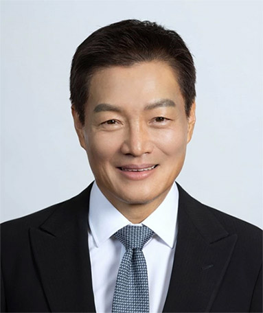 "3조 신화 넘어 4조 시대로"...박주형, 신세계 성장판 넓혔다 [CEO 임기... - 뉴스 썸네일 이미지