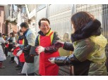 [포토] 김광수 농협금융지주 회장, 사랑의 연탄 나눔 봉사