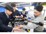 KT-서울로봇고, 로봇·AI 아우르는 ‘융합형 기술’ 인재 키운다