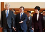 문 대통령 “알바비 미지급·최저임금 근로감독 강화해야”