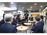 최흥식 금융감독원장 "은행, 자영업자 경쟁력 제고할 수있는 컨설팅 지원 확대해야"