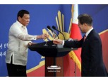 두테르테 필리핀 대통령, 이마트 방문…국내 기업 중 유일
