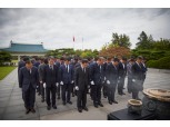 한화 방산 계열 임직원 130명, 한가위 앞두고 현충원 참배