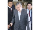 이중근 부영 회장, 항소심서 징역 2년6개월 법정 구속