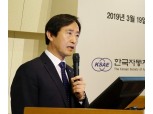 "전기차, 주행거리 기술개선 필요...생산 단계 환경문제도 있어"