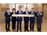 지성규 KEB하나은행장, 컬처뱅크 5호점 오픈…'동네와 은행의 만남' 속도