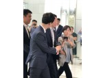 [포토] 신동빈 롯데 회장, 일본 제품 불매운동 질문에 '묵묵무답'