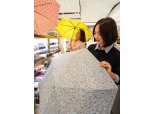 현대백화점 압구정점, 장마철 '우산·양산 할인전' 진행