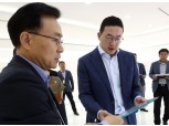 구광모 LG 회장 "소재·부품 R&D가 미래 경쟁력 근간"...LG화학 3세대 EV배터리 점검
