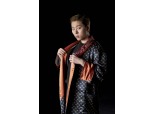 빙그레, 꽃게랑 브랜드 활용한 티셔츠·선글라스 선보여