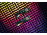 SK하이닉스 AI PC용 SSD 'PCB01' 개발..."LLM 1초 내 구동 수준 속도"