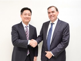 홍범식 LG유플러스 대표, 경주서 APEC서 AWS CEO 만나