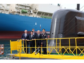 60조 잠수함 사업 앞두고, 한화오션 거제사업장 방문한 캐나다 총리